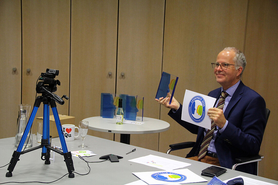 Prorektor Prof. Dr. Christoph Börner bei der virtuellen Verleihung der Lehrpreise 2020.